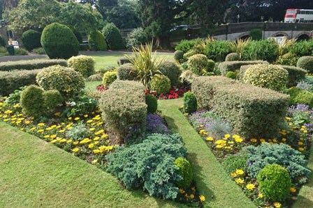 War Memorial gardens at Egerton Lodge side view